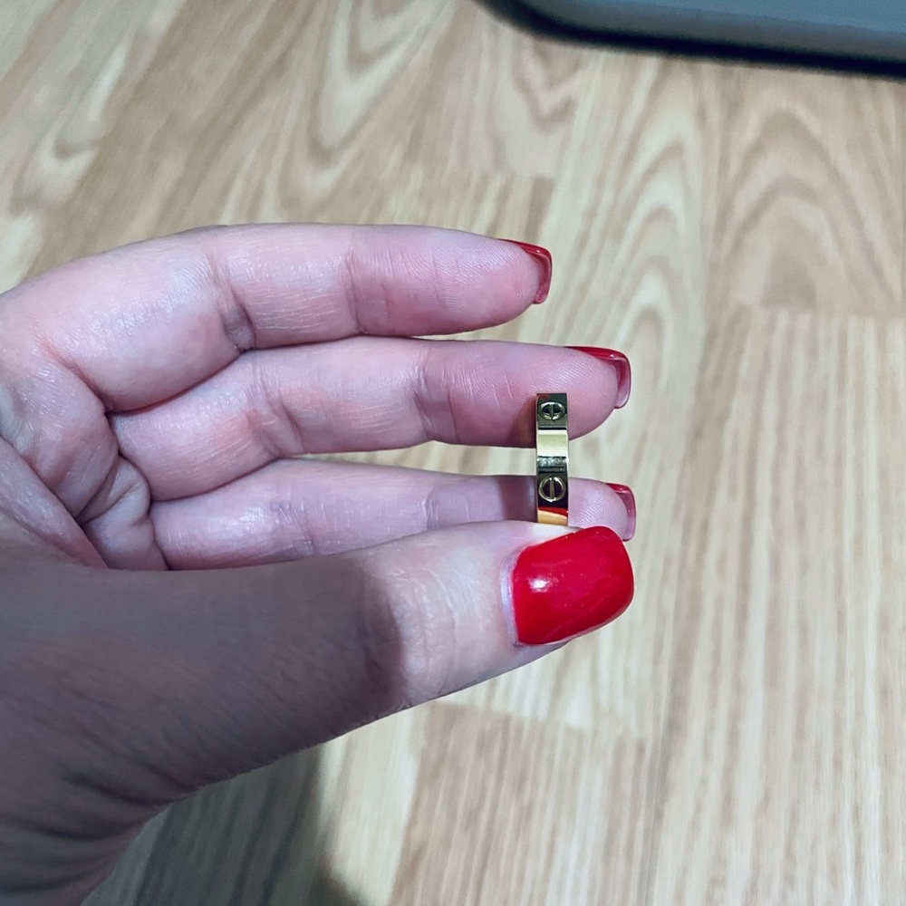 Gold ring size 6 - Picture 2 of 3